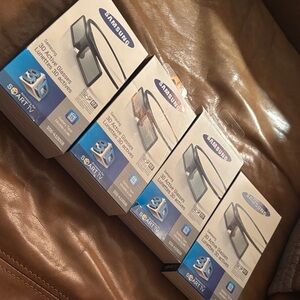 Samsung 3D Active Glasses Set with Black and White Packaging set of 4
